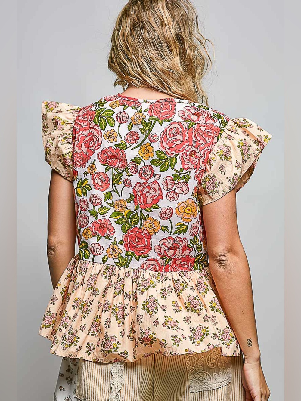 🌟SALE🌟V-Neck Ruffle Sleeves Tassel Strap Floral
Printed Top - Picture 5 of 6